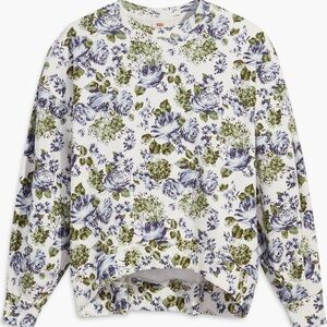 Levi Brand Shorts + Crewneck set